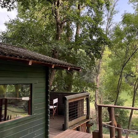 La Cabane De Juju Bed & Breakfast *